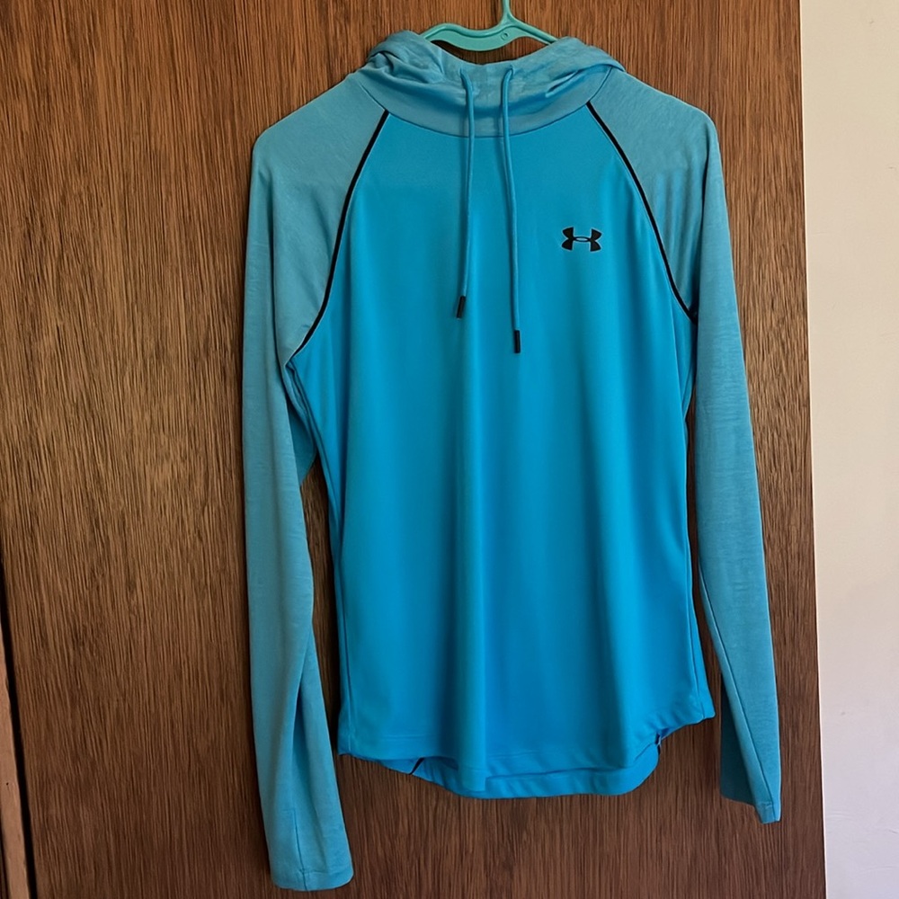 Small Under Armour Hooded Heatgear Tee